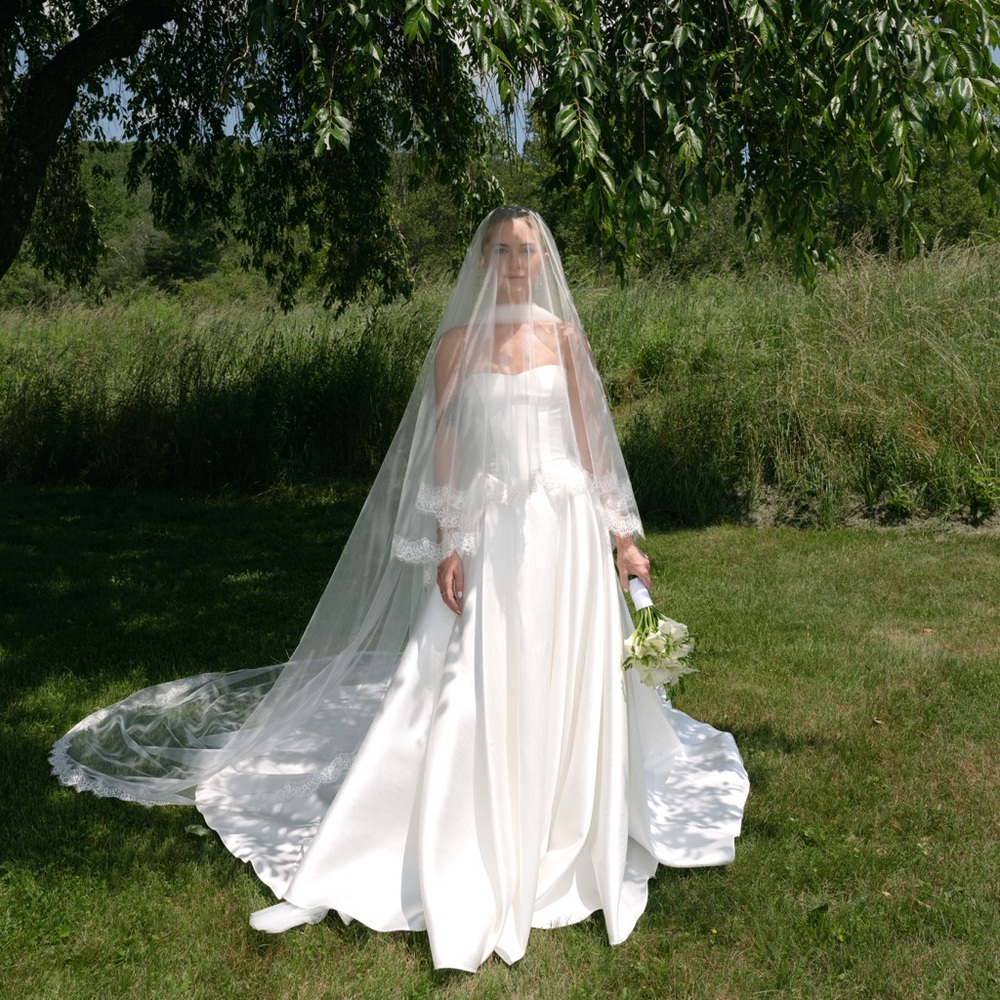 Cathedral Bridal Veil with Lace Edge